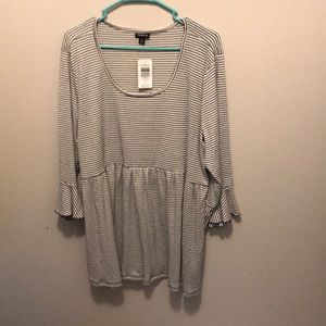 3/4 sleeve white and black stripped tunic